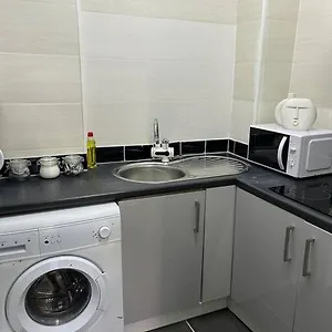 Cozy Downtown Studio Flat In Apartment